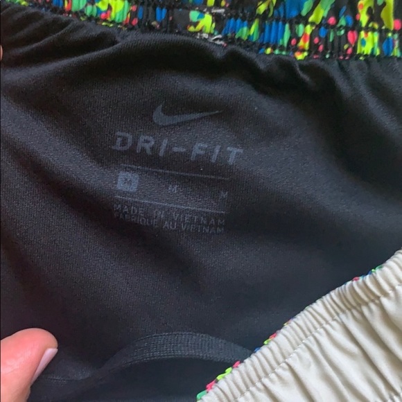 Nike shorts M - Picture 4 of 4